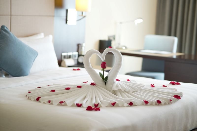 Đội ngũ khách sạn luôn chăm chút cho từng chi tiết để khách hàng có thể tận hưởng trọn vẹn từng khoảnh khắc trong ngày vui